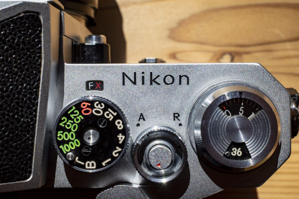 中期モデルの刻印は「Nikon」
