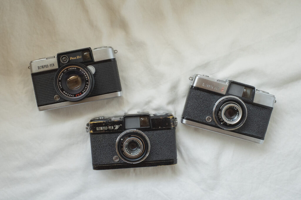 【Olympus Pen W レビュー】ブラックペイントのロマン──シリーズ3台目のオリンパス ペン