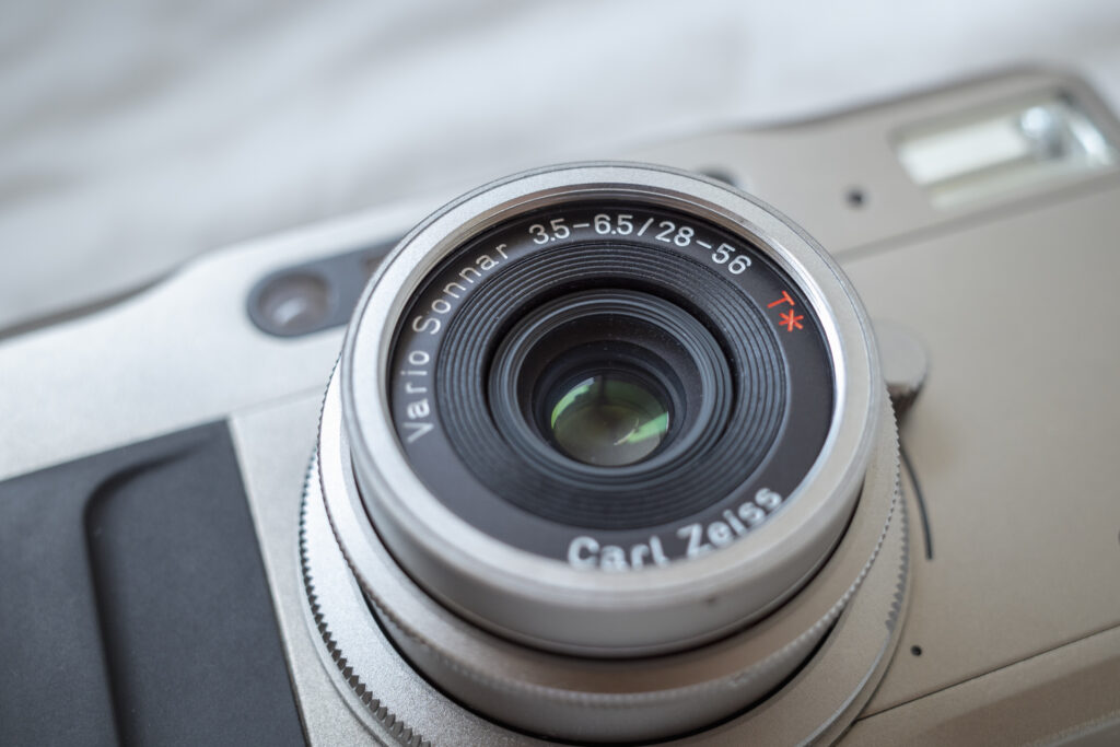 CONTAX TVS レビュー|T2・T3より安くて優秀?知る人ぞ知る高級コンパクトカメラ