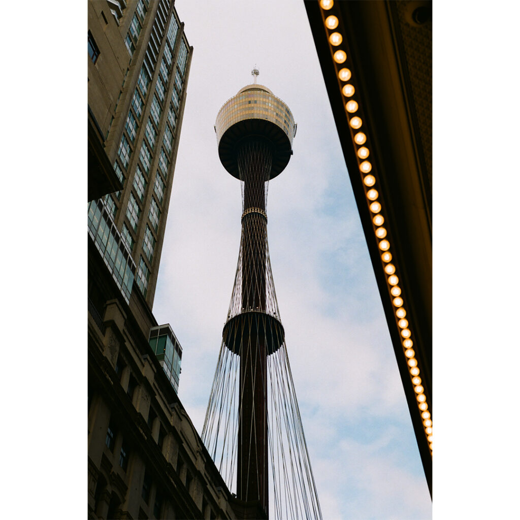 シドニータワーアイ（ニコン F2 フォトミック A ＋ New Nikkor 35mm f2）