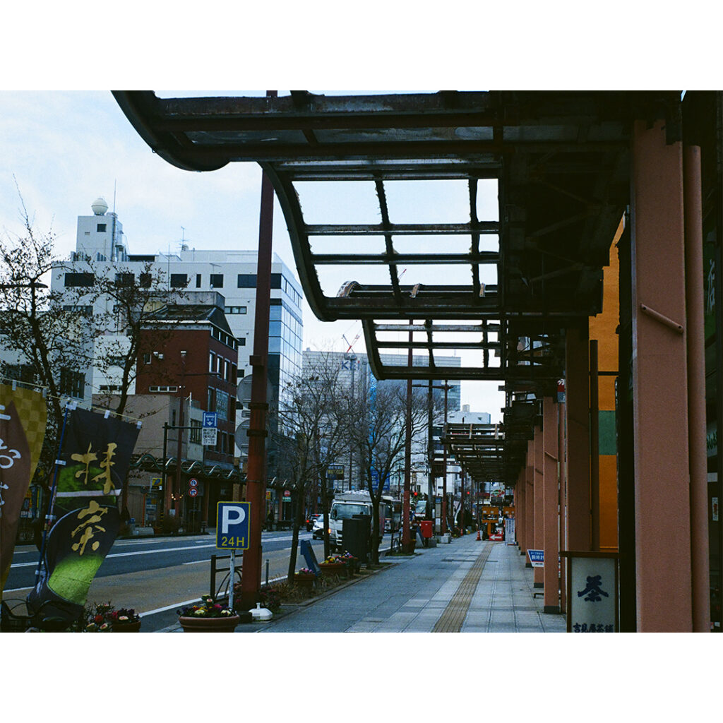 【Leica Ⅲf】アーケードが撤去されたメインストリート