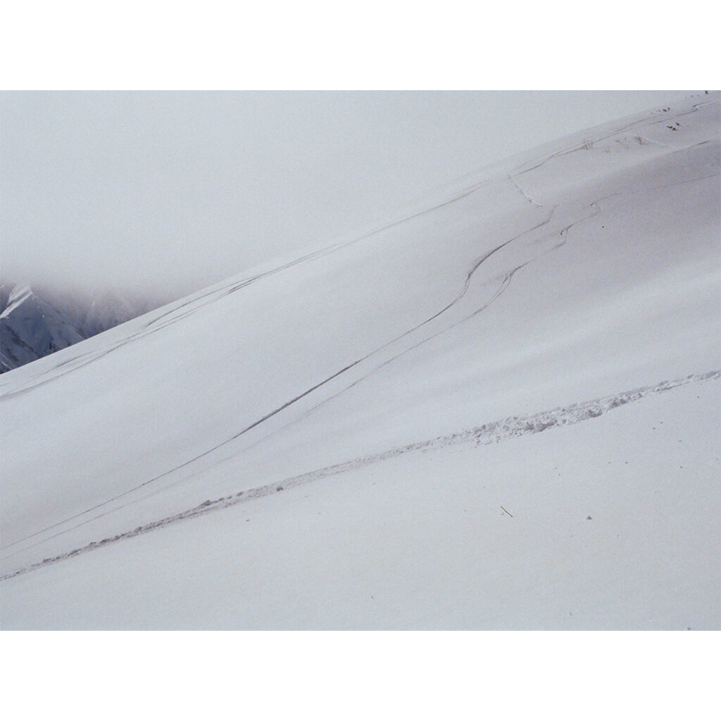 【Rollei35】八方尾根の斜面に残るスキーライン